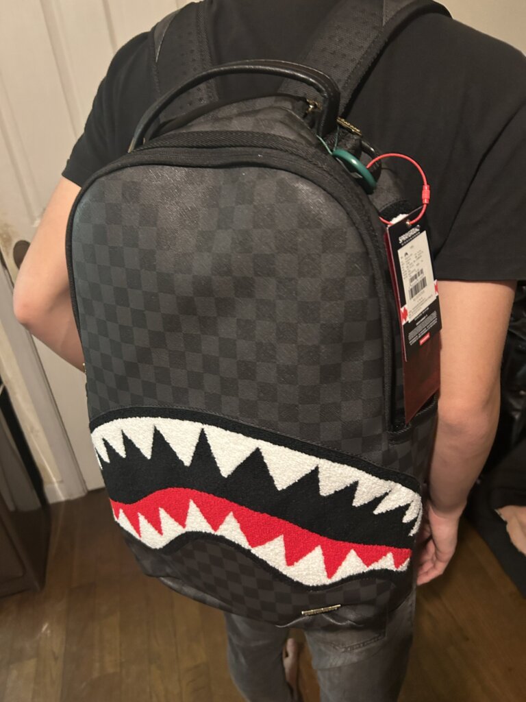 【新品・正規品‼️】Sprayground リュック タグ付き 楽天市場】SPRAY GROUND バッグ メンズ レディース 春夏秋冬用